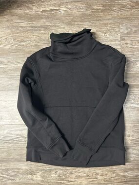 Lululemon Black Turtleneck Sweater - Classic Comfortable Fit